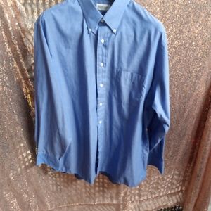 Van Heusen men neck size 17 1/2 Blue